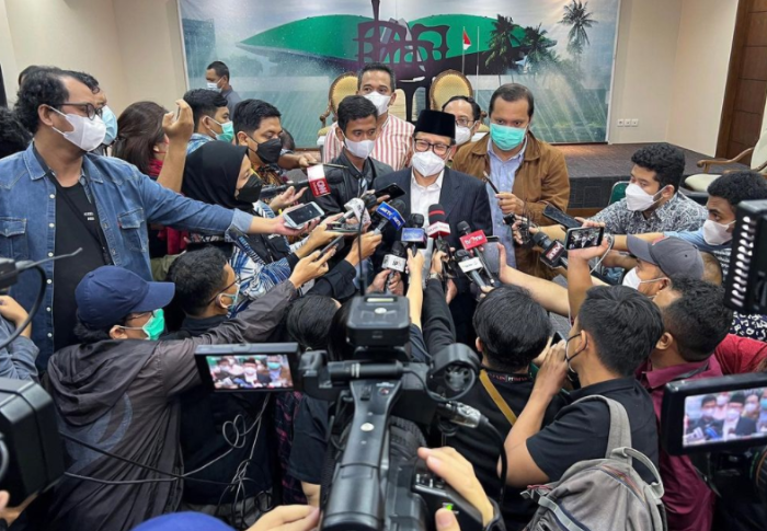 5. wawancara cak imin ketua umum pkb saat diwawancara awak media( foto. ig @cakiminnow