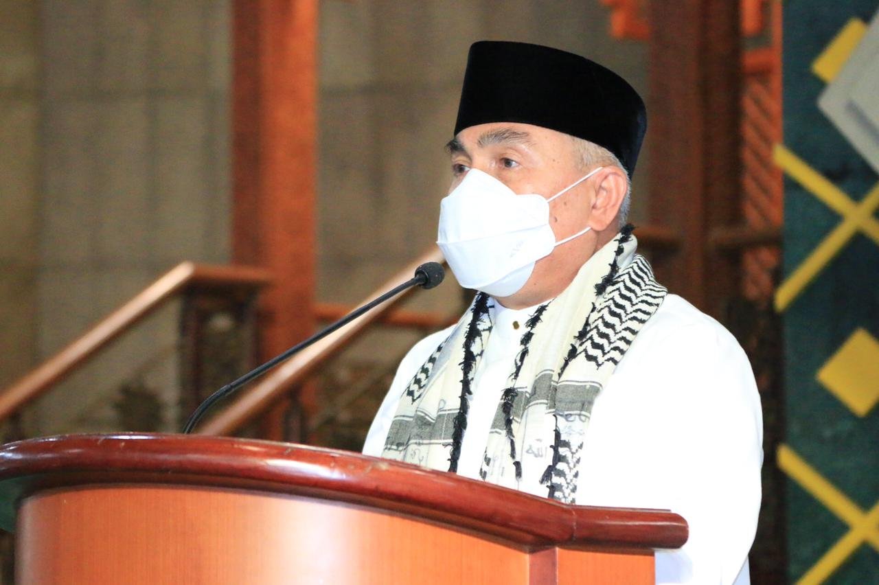 6. salat idul fitri isran noor, gubernur kaltim saat mengikuti salat idulfitri di islamic center samarinda( foto. infokaltim.id
