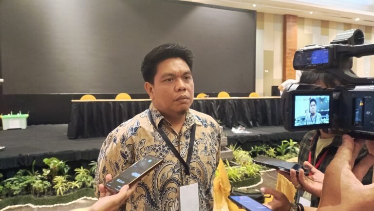 ketua komisi pemilihan umum (kpu) samarinda, firman hidayat