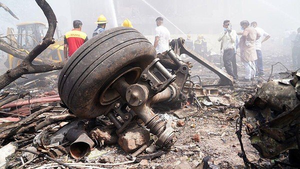 pesawat air india mengalami kecelakaan