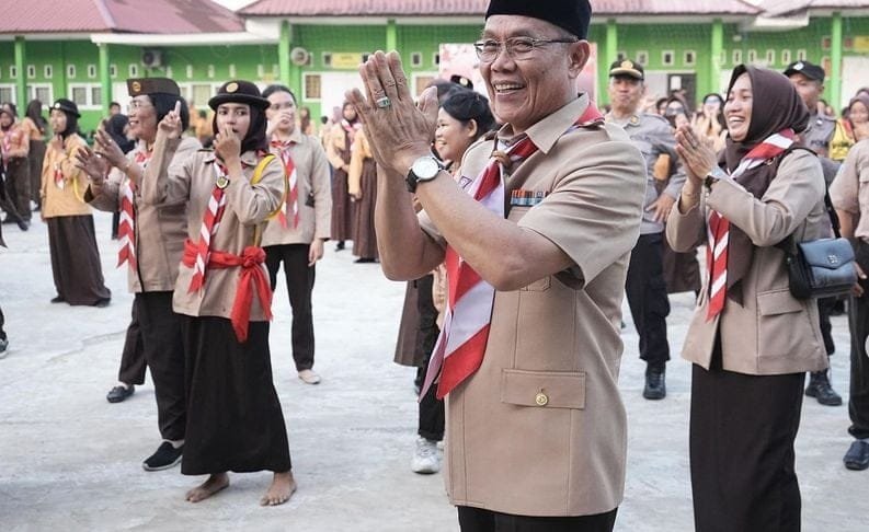 plt wali kota samarinda rusmadi hadiri senja dan upacara peringatan hari pramuka ke 63 tahun 2024.