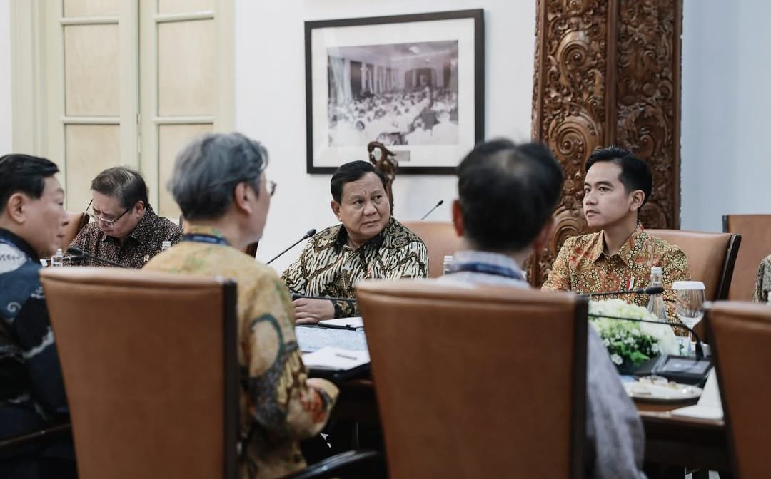 presiden prabowo subianto memberikan arahan agar penyelenggaraan sekolah rakyat dilakukan dengan perencanaan yang matang