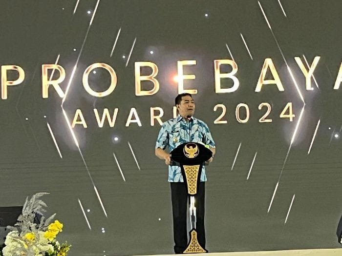 wali kota samarinda, andi harun menghadiri acara penganugerahan probebaya award 2024