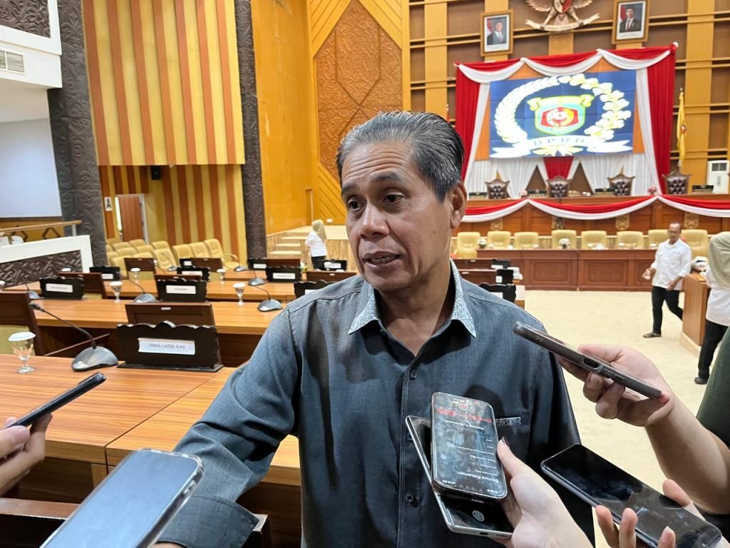 Pemkot Samarinda Rencanakan Smart Board di Sekolah, Ketua DPRD: Bagus, tapi Belum Prioritas img 20251030 wa0015