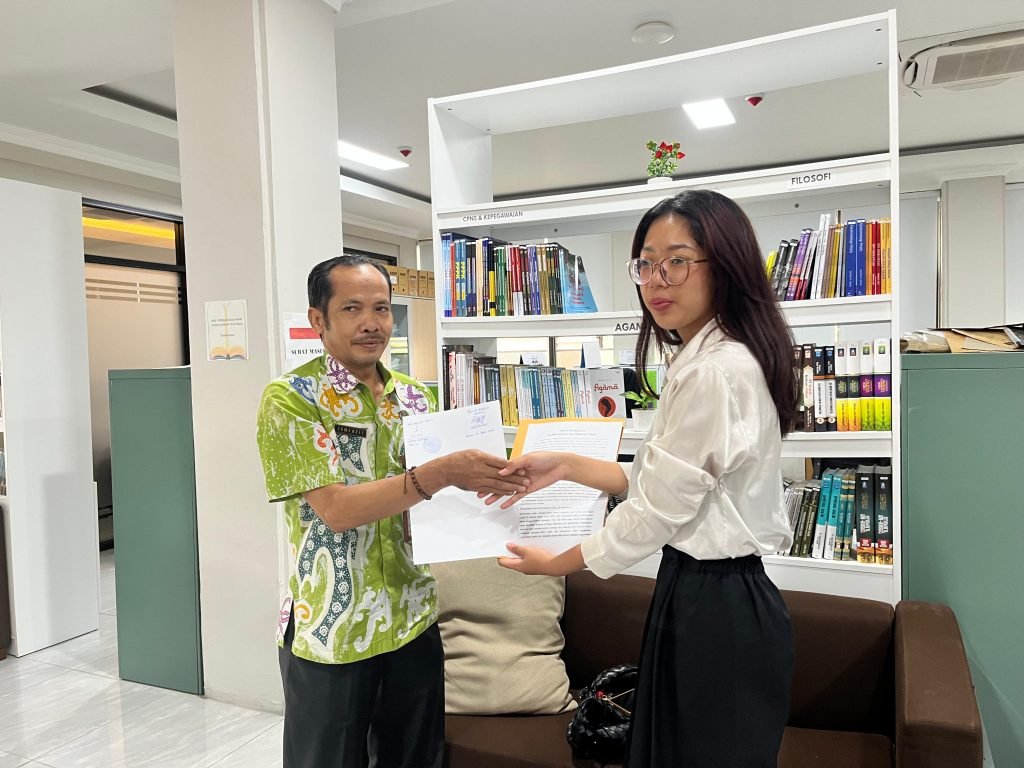 Aliansi Serahkan Pakta Integritas Hak Angket, DPRD Kaltim Tak Ada di Tempat img 20260423 wa0008
