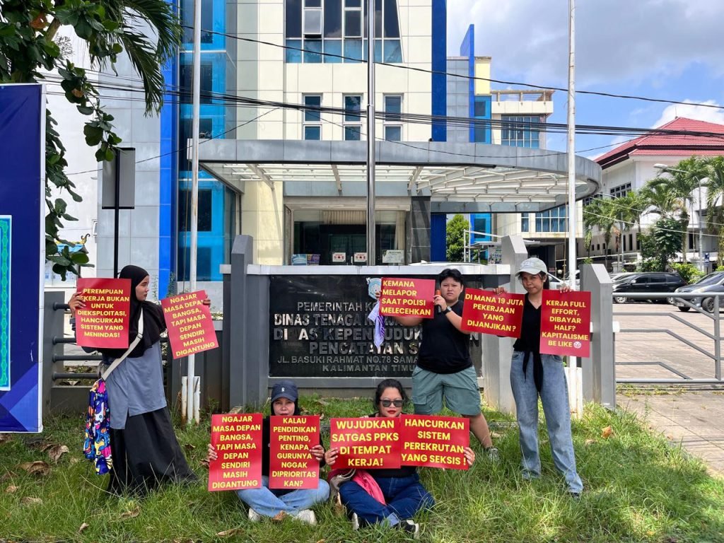 Perempuan Mahardhika Samarinda Soroti Ketimpangan Buruh Perempuan di May Day 2026, Tuntut Kerja Layak dan Hentikan Kekerasan whatsapp image 2026 05 01 at 13.14.39 (1)